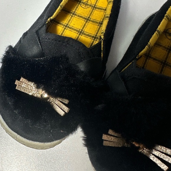 🎁FREE w/2+ items bundle. Kitty Cat Slip on sneakers. - Picture 3 of 3
